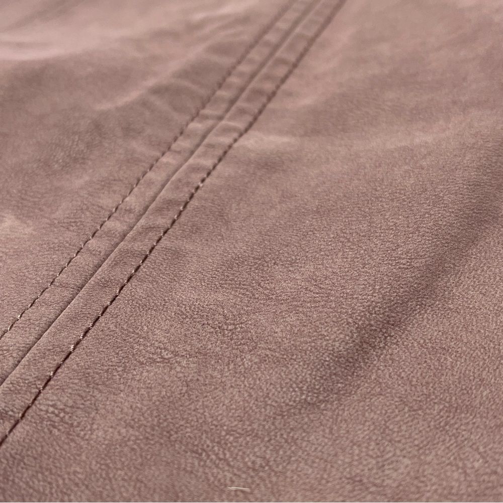 FREE PEOPLE faux leather dusty rose mini skirt, size 6 - Picture 4 of 15